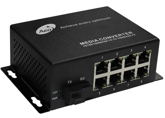 Komercyjny konwerter mediów światłowodowych 10/100M z 1 portem światłowodowym i 8 portami Ethernet
